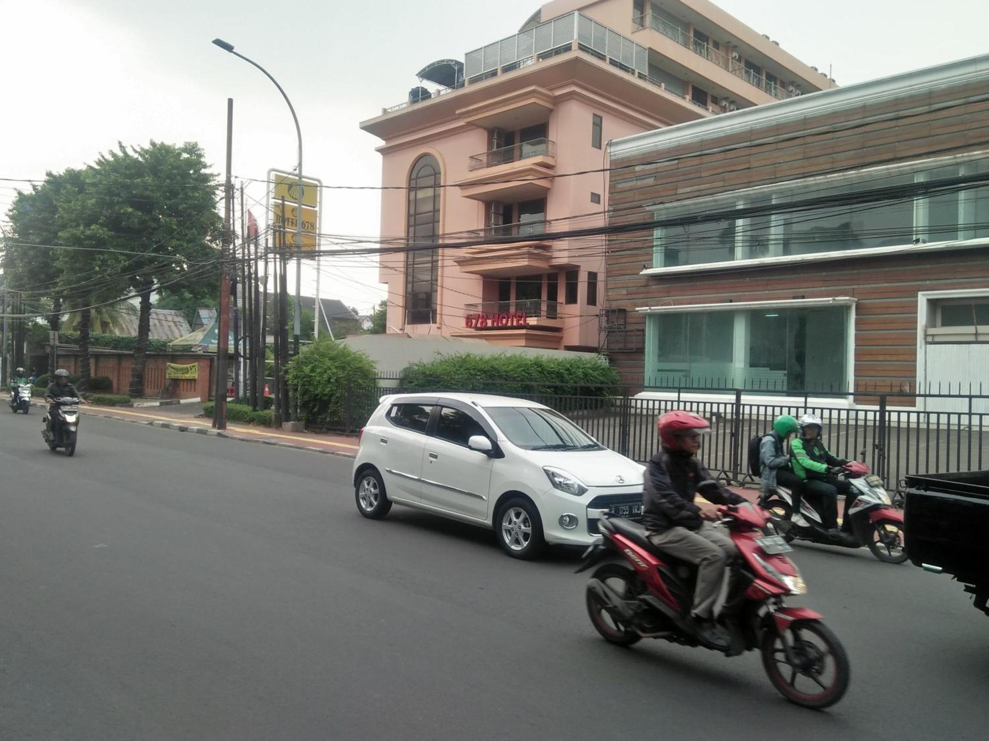 Hotel 678 Kemang Powered By Cocotel Jakarta Exterior photo